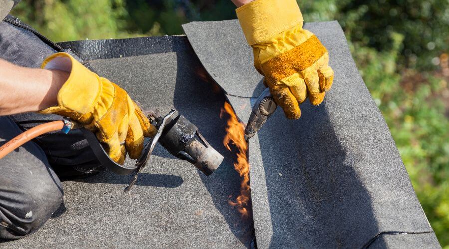 Expert Emergency Roof Repairs services in Leesburg, FL
